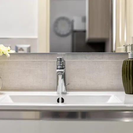 Machin 57 - Magnolia Holidays *